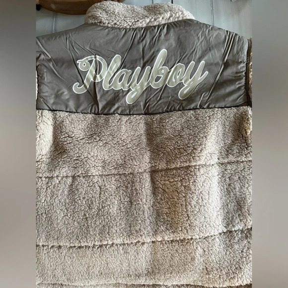 NWT PacSun Playboy Women's Apres Ski Puffer Jacket 🧸 - Picture 7 of 7